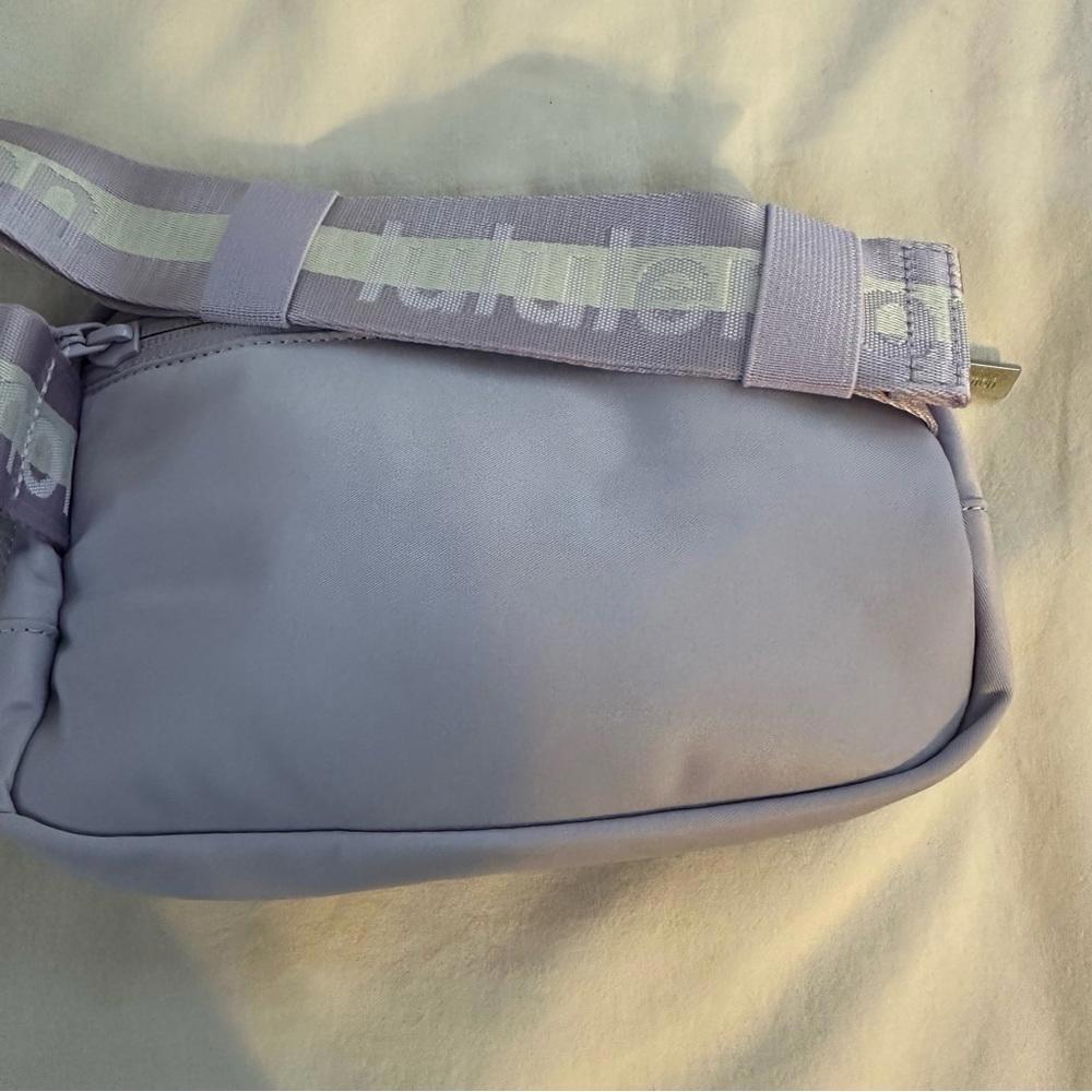 Lululemon Athletica Everywhere Belt Bag - Picture 2 of 6